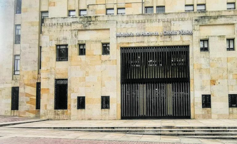  ¿Quiénes fueron Roberto Junguito y Antonio García Nossa, controversia a los protogonistas por los cambios en los munichiends?

 – Panorama 24