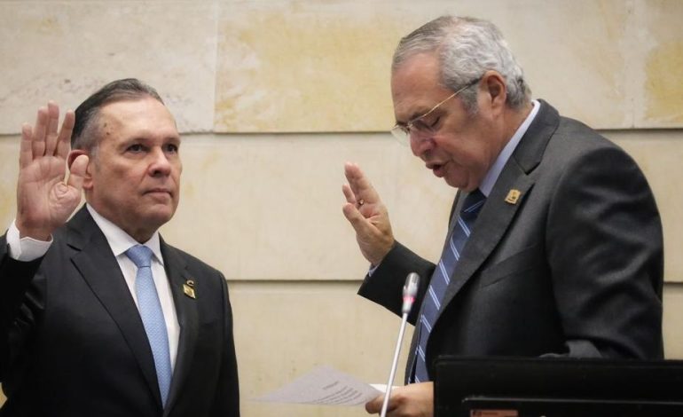  Ephrain Cepeda condena la alta presión del Petro al Parlamento colombiano – Extra