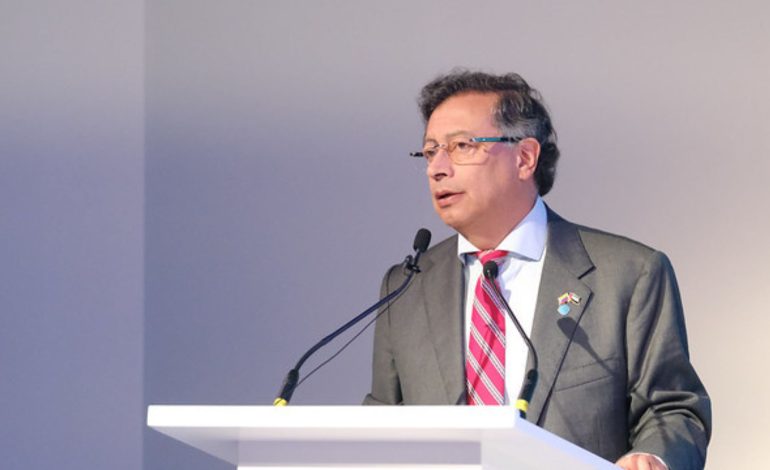  Gustavo Petro afirma sentir esperanza con el nuevo Papa Leo XIV
