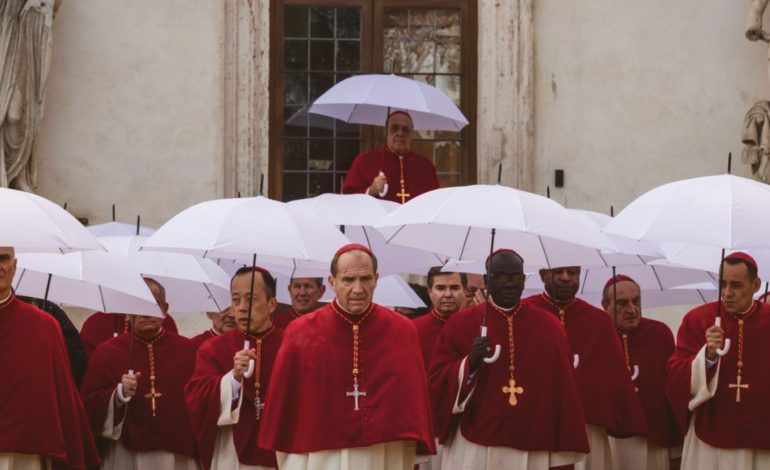  Hoy comienza el cónclave: la película que revela el proceso de elección del Papa
