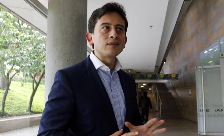  Luis Carlos Reyes dice que la regla fiscal se cumple «en papel con proyecciones infladas» y pide «transparencia»

 – Panorama 24