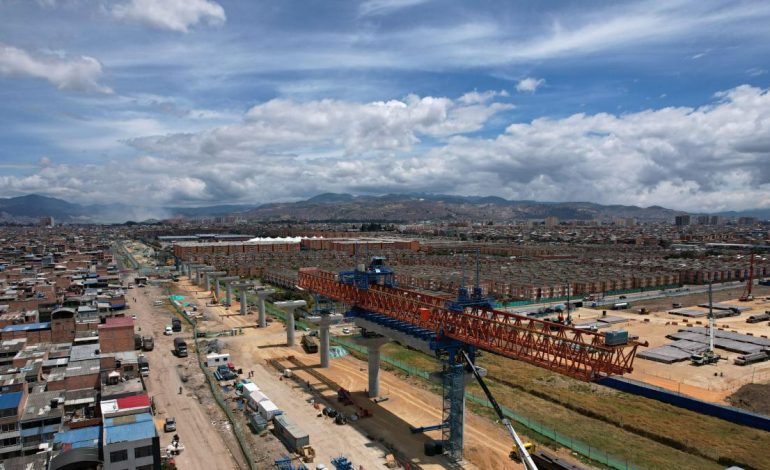  El Ministerio de Transporte solicitó que se revisara los impactos urbanos, ecológicos y de seguridad en el Metro Bogotá.

 – Panorama 24