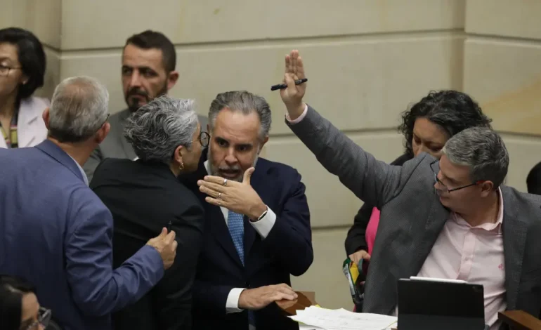  Sesiones plenarias del voto del Senado Los últimos artículos de reforma laboral

 – Panorama 24