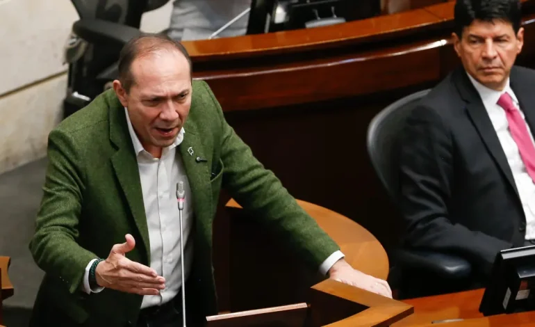  Entrevista de Yamid Amat con el Ministro de Rada Antonija Sanguino en la reforma laboral

 – Panorama 24