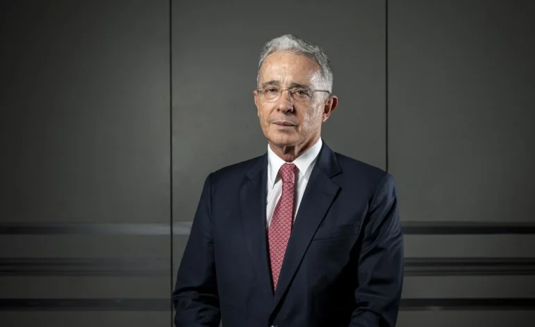  Álvaro Uribe fordæmir nýja árásaráætlun gegn honum og gagnrýnir Petro – auka ríkisstjórn
 – Panorama 24