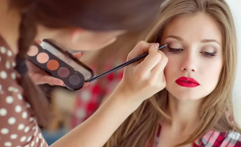  Día internacional de maquillaje: creatividad, historia y un legado que trasciende

 – Panorama 24