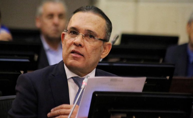  Acusaciones sin evidencia: la reducción se refiere del reclamo contra Cepeda y Séptimo – Comité adicional

 – Panorama 24