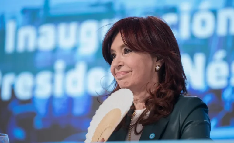  Cristina Fernández de Kirchner tiene seis años de prisión por corrupción – Extra

 – Panorama 24