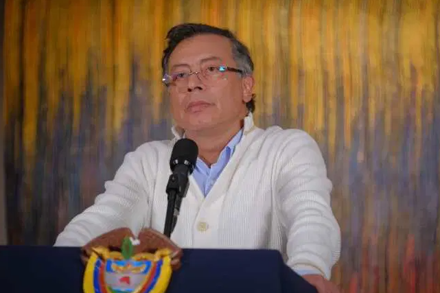  El presidente Petro está cuestionando el aumento en la relación de limpieza y la gestión privada del servicio de Colombia – 

 – Panorama 24