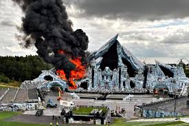  El escenario principal de los incendios de Tomorrowland y hay heridas

 – Panorama 24
