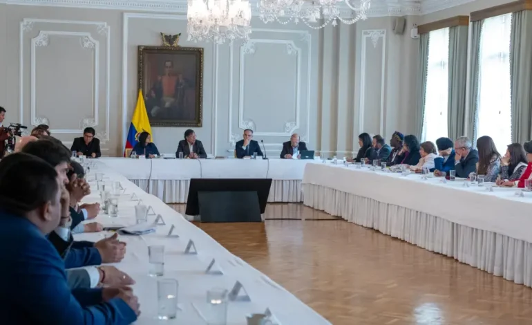  Para la puerta trasera / análisis de ricardo ávila

 – Panorama 24