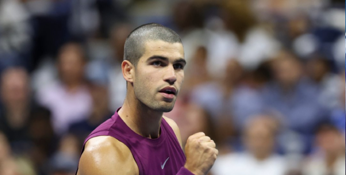  Alcaraz pasa a los octavos del US Open con un susto en la rodilla

 – Panorama 24