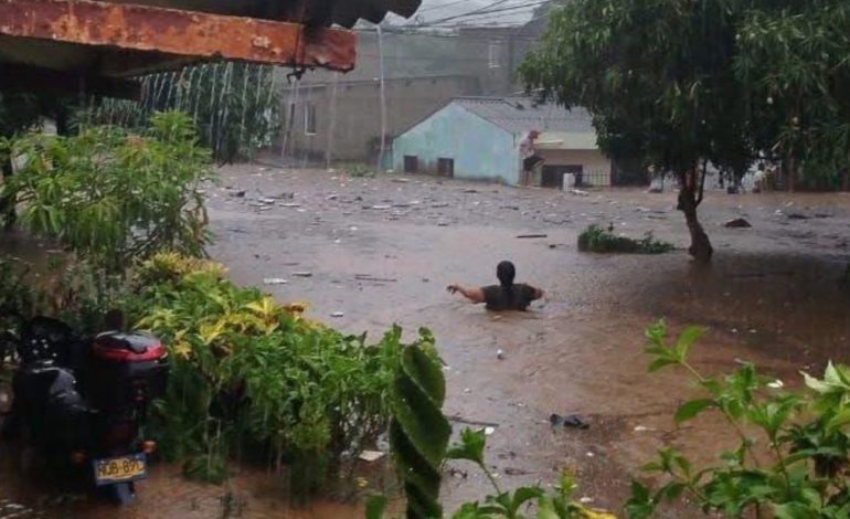  Aguacero en Santa Marta deja al menos 2,000 casas afectadas

 – Panorama 24