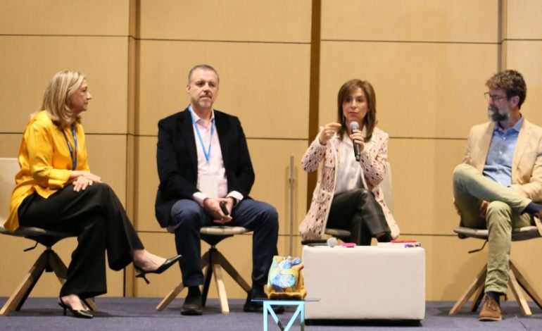  La hiperconexión tecnológica rompe los vínculos y afecta la salud emocional de los niños y los jóvenes – 

 – Panorama 24