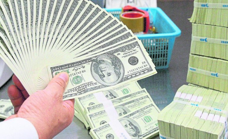  El dólar continúa debilitándose en Colombia antes de esperar la decisión de la Reserva Federal.

 – Panorama 24