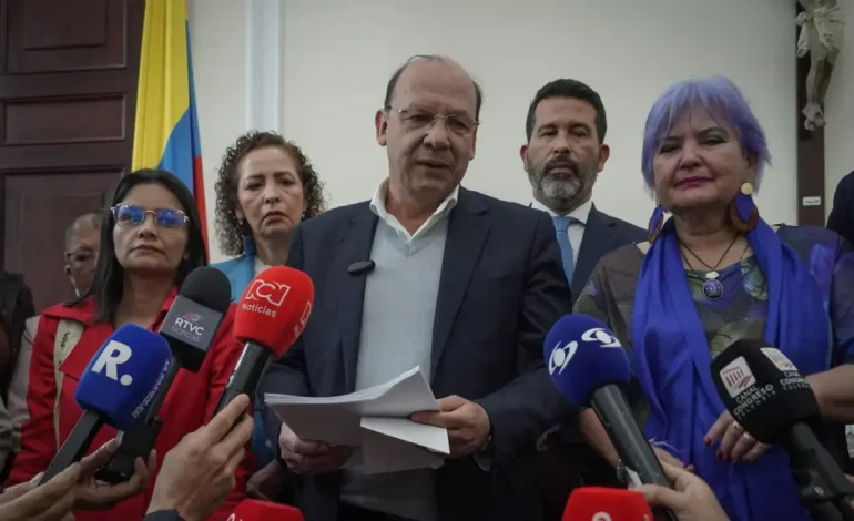  ¿Qué hará el gobierno de Petro si el Congreso no aprueba su tercera reforma fiscal? Esta es una alternativa que estudia al Ministro de Finanzas.

 – Panorama 24