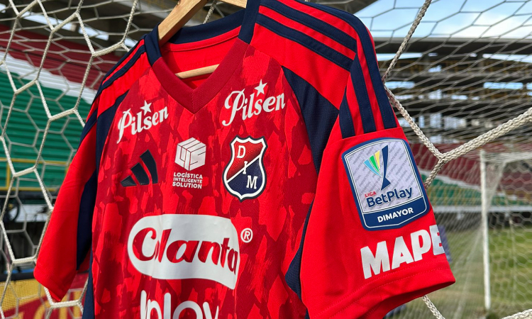  Se presentó una nueva camiseta de Medellín: causó una gran controversia

 – Panorama 24