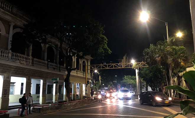  Sixte Avenue tiene 138 nuevas luminarias LED 

 – Panorama 24
