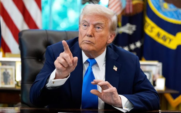  Donald Trump enfatiza a Lindsey Halligan como fiscal en la provincia del este de Virginia – 

 – Panorama 24