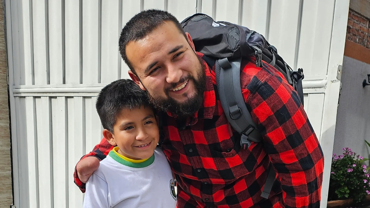 creador de prótesis, viajero y soñador de un taller que traspasa fronteras

 – Panorama 24