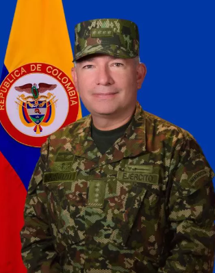  Royer Gómez Herrera asume el mando del ejército en medio de importante reestructuración militar – 

 – Panorama 24