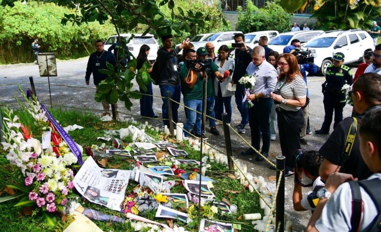  Luto en Bello por la muerte de 16 jóvenes en accidente de bus

 – Panorama 24