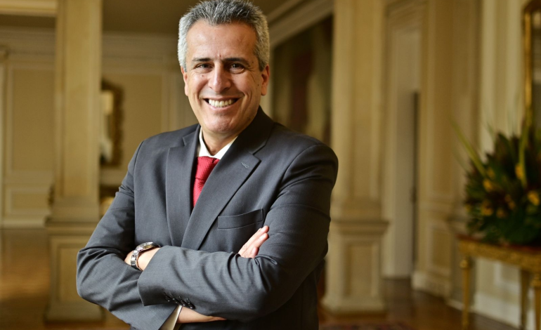  Exministros Ricardo Bonilla y Luis Fernando Velasco deberán cumplir medidas de seguridad en prisión – 

 – Panorama 24