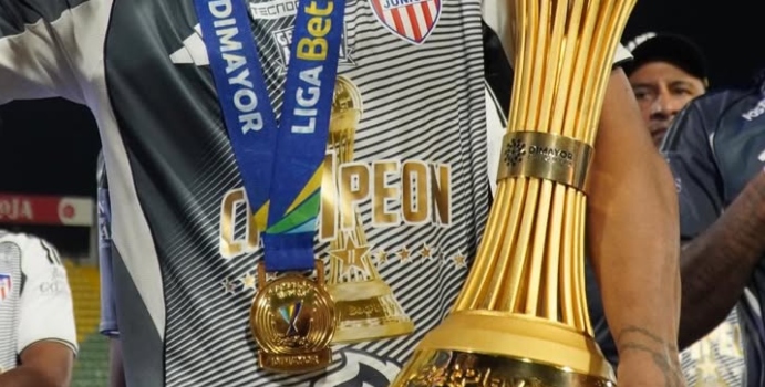  Un grandote argentino compraría una figura de Junior

 – Panorama 24