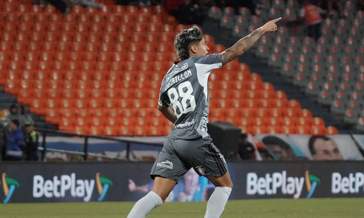  Medellín venció a Junior, pero el ‘Tiburón’ es finalista de la Liga

 – Panorama 24