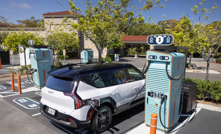  ¿Cómo se compara Colombia con otros países latinoamericanos con autos eléctricos y estaciones de carga? Así lo revela el informe de Olacda

 – Panorama 24