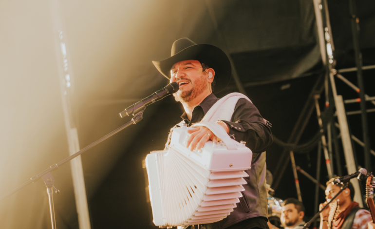  Eden Muñoz llega por primera vez al Movistar Arena con su gira «Como en los viejos tiempos»

 – Panorama 24