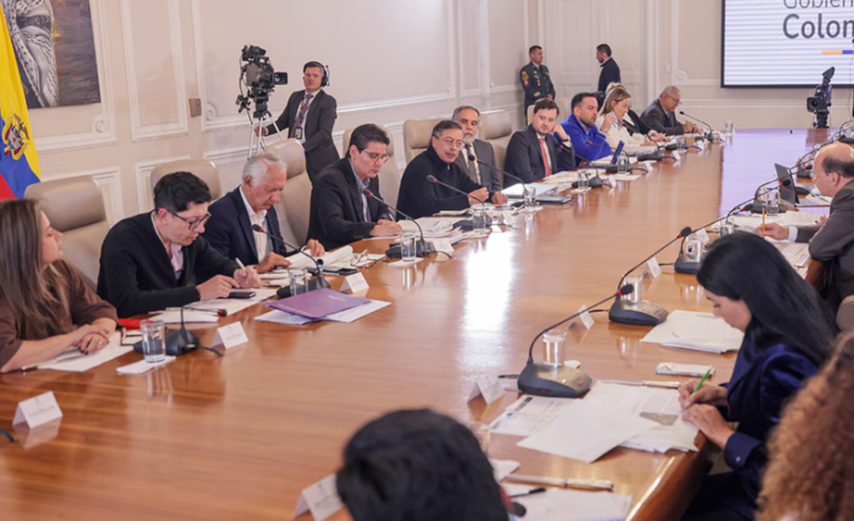  Conflicto constitucional en Colombia: el juez Camargo presiona para poner fin a la emergencia económica y Benedetti reacciona con fuerza – MÁS

 – Panorama 24