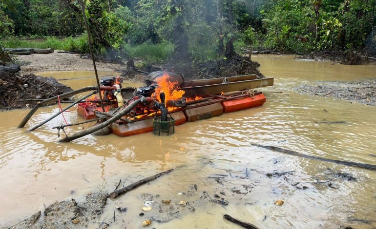  Operativo del Ejército contra la minería ilegal en el Chocó

 – Panorama 24