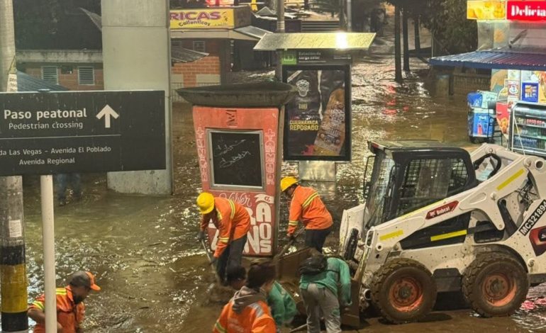  Fuertes lluvias provocaron el colapso de Medellín

 – Panorama 24