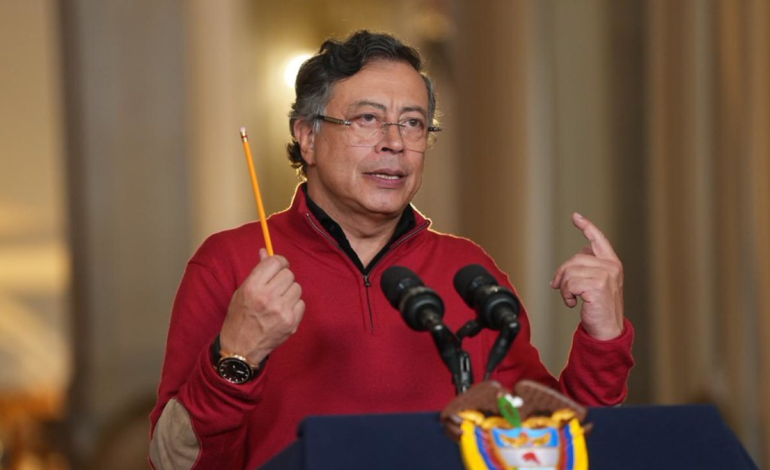  Seis exministros de Hacienda cuestionan propuesta del presidente Gustavo Petro de inversión forzada en el sistema financiero

 – Panorama 24