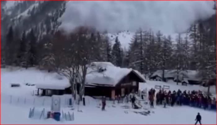  VIDEO Avalancha sepulta a esquiadores en los Alpes italianos

 – Panorama 24