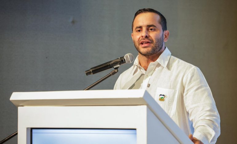  Gobernador de Córdoba quiere implementar obras por impuestos

 – Panorama 24