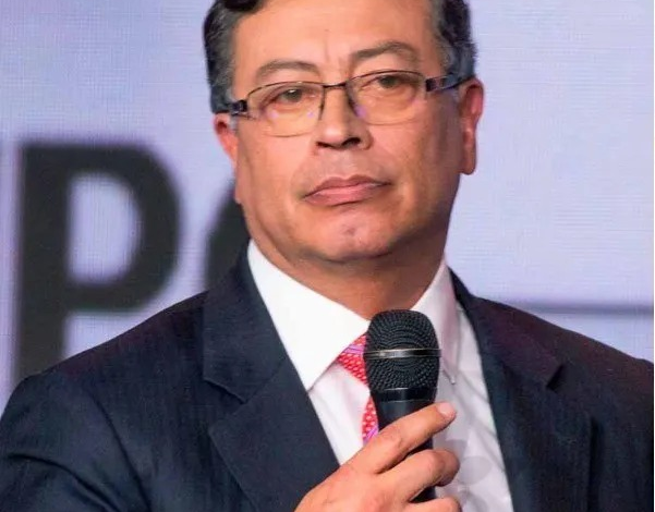  “HAY VAMPIROS EN EL TOLIMA”: PETRO – 

 – Panorama 24