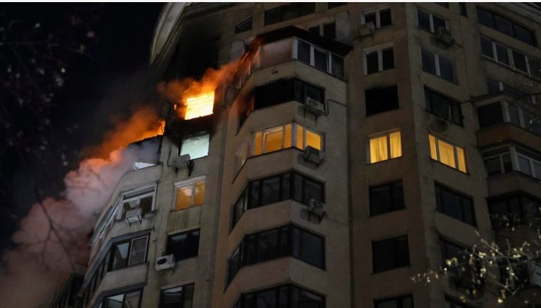  Rusia reanuda los bombardeos de Kyiv tras expirar la tregua

 – Panorama 24