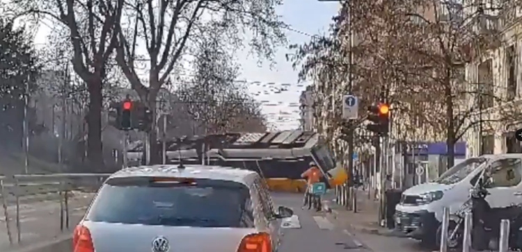  Tragedia en Milán: el descarrilamiento de un tranvía deja víctimas mortales y graves daños estructurales 

 – Panorama 24