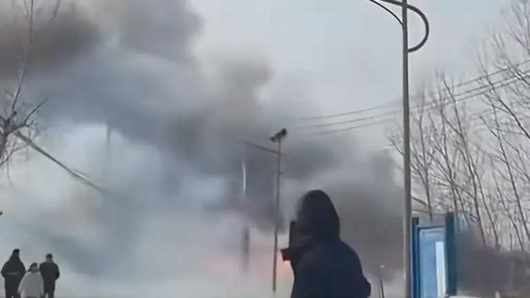  Explosión en tienda de fuegos artificiales en China deja 8 muertos y 2 heridos antes del Año Nuevo Lunar

 – Panorama 24