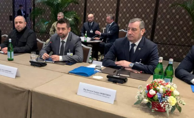  Nueva ronda de negociaciones entre Estados Unidos, Rusia y Ucrania busca detener la guerra

 – Panorama 24