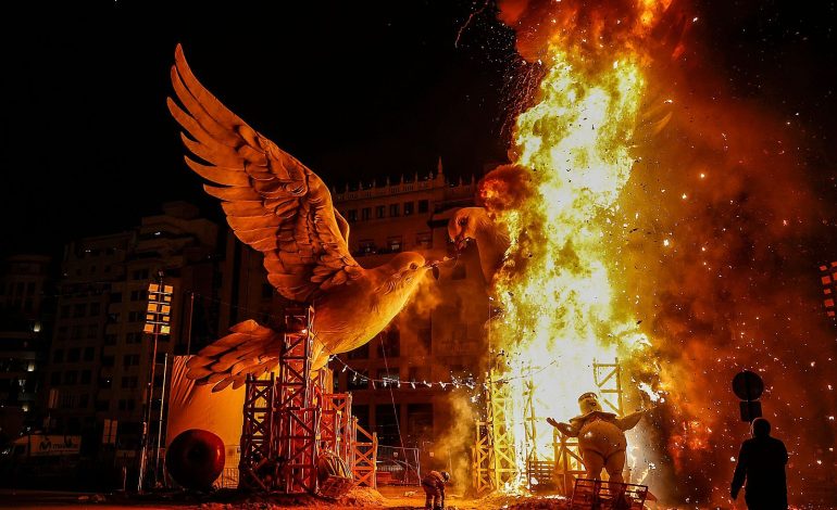  Valencia vive la noche más esperada con el fin de las Fallas

 – Panorama 24