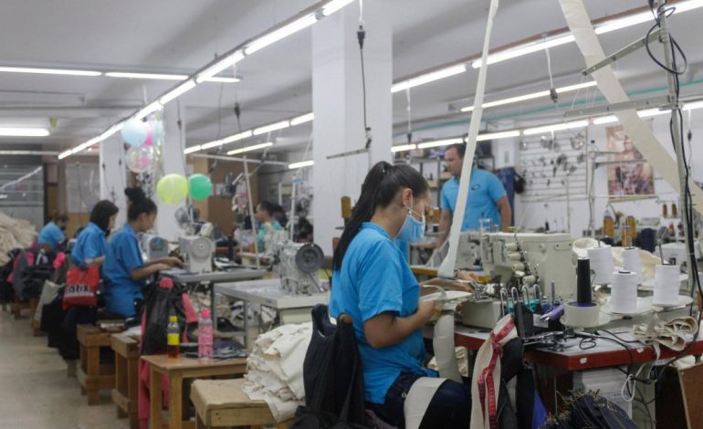  La producción industrial cayó un 0,5% en enero, pero las ventas minoristas aumentaron un 7,8%

 – Panorama 24