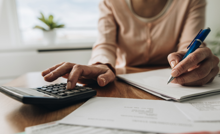  ¿Es mejor pagar en efectivo o a plazos? Claves para tomar decisiones sin aumentar el endeudamiento

 – Panorama 24