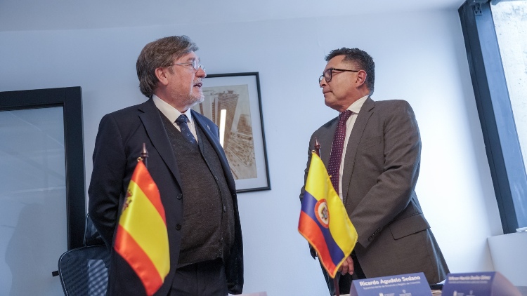  Colombia y España formalizan alianza para notariado público – 

 – Panorama 24