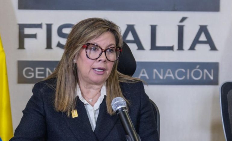  Polémica por decisión de la Fiscalía de levantar órdenes de aprehensión contra 23 delincuentes en Medellín

 – Panorama 24