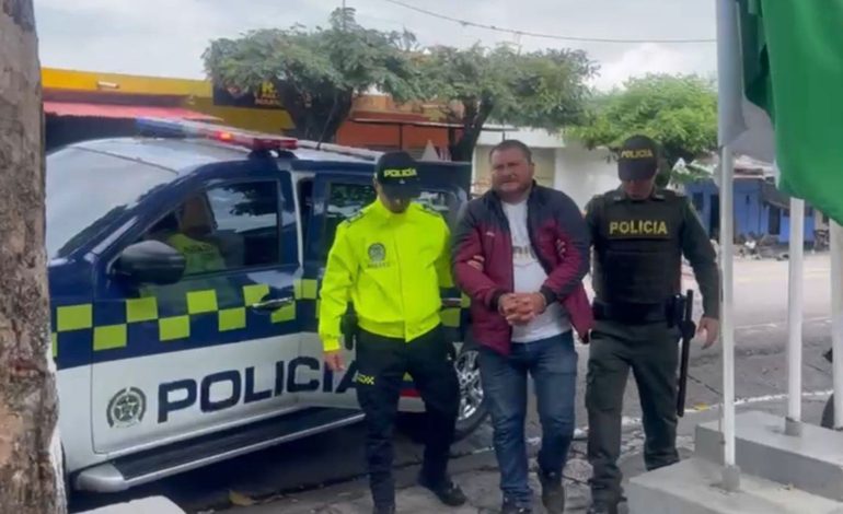  Capturan a alias ‘Conejo’, hermano de alias ‘Iván Mordisco’

 – Panorama 24