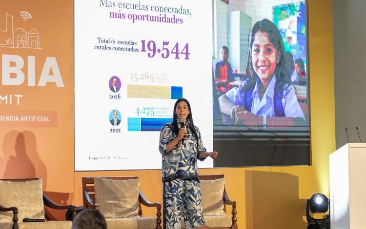  Gobierno presenta resultados en conectividad rural y anuncia cambios en gestión del espectro durante la Cumbre Colombia Digital 

 – Panorama 24