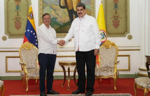  Petro busca impulsar comercio y seguridad en frontera con Venezuela – 

 – Panorama 24